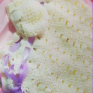 Hand made baby blanket, beanie & booties (bundle)